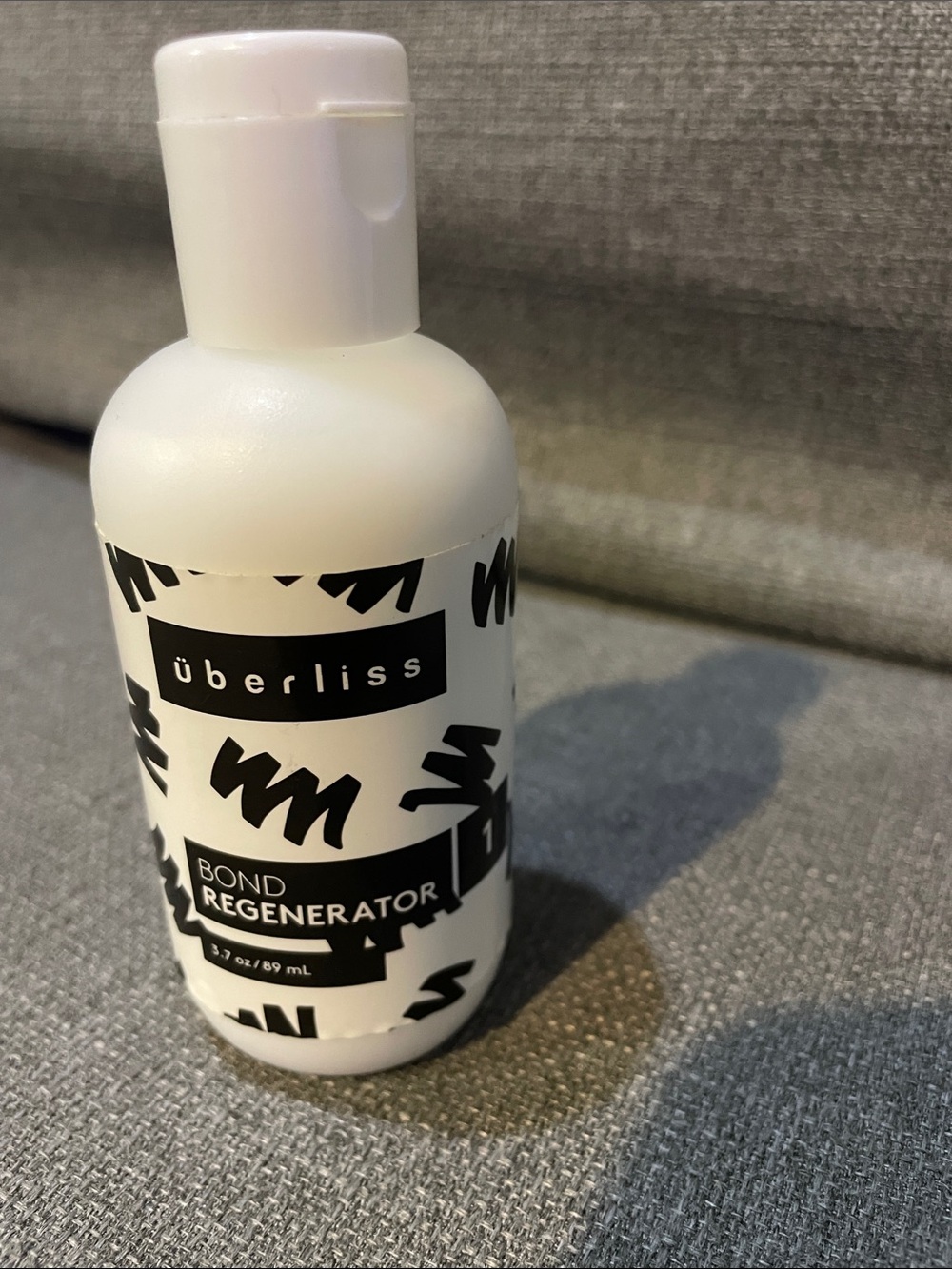 Überliss Bond Regenerator 1- White & Black Bottle